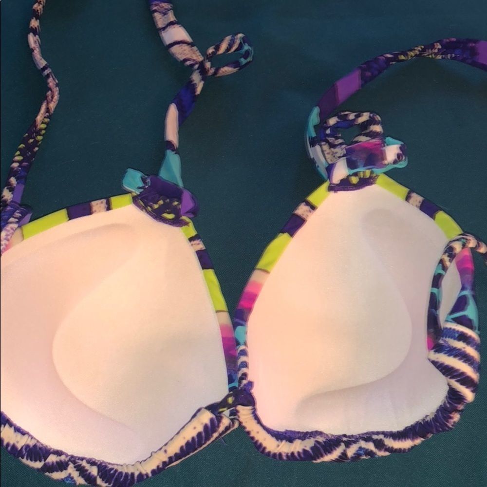 Radio Fiji Triangle Padded Bikini Top nwot - Picture 7 of 7